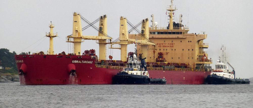 Der Massengutfrachter «Gibraltar Eagle» ist am 29. Juni 2023 vor Kristiansand, Norwegen, zu sehen. Die jemenitischen Huthi haben nach US-Angaben erneut ein Containerschiff im Roten Meer angegriffen. Das zuständige Regionalkommando des US-Militärs teilte am Montagnachmittag (15.01.2024) auf X (ehemals Twitter) mit, die Rebellen hätten eine ballistische Antischiffrakete auf die M/V Gibraltar Eagle abgefeuert.