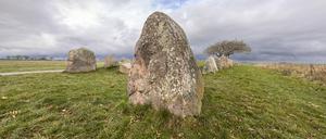 Die Dichte an Großsteingräbern ist nirgends in Norddeutschland so hoch wie auf Rügen. Sie stammen aus der Jungsteinzeit.