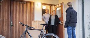Groß werden, ausziehen, das eigene Leben beginnen – so ist es in der Regel. Doch was macht das mit der Familie, wenn junge Erwachsene ins Nest zurückkommen? 