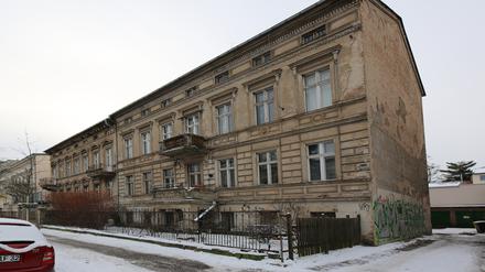 Das kommunale Wohnungsunternehmen ProPotsdam GmbH will Mietshäuser aus ihrem Bestand verkaufen: Dazu gehört auch die Sellostraße 20 und 21.