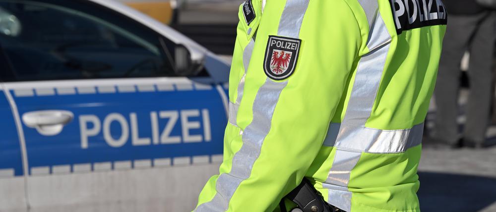 Potsdam, 08.01.2024, Lokales, Polizei, Symbolfoto, Genrebild, Bauernprotest, Trecker-Demo, Demonstration, Traktorkorso, Protestfahrt, Protest, Landwirte, Traktor, Trecker, Traktoren.