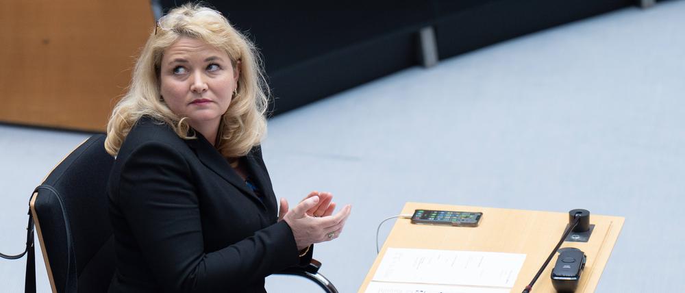 AfD-Landeschefin Kristin Brinker nahm im Sommer 2023 an einem Treffen in der Wohnung von Ex-Finanzsenator Peter Kurth teil. Ebenfalls dabei: die Rechtsextremisten Götz Kubitschek und Martin Sellner.