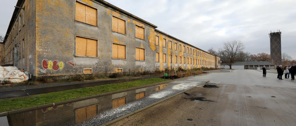In Potsdams neuem Ortsteil Krampnitz sind die ersten Straßen bereits gebaut worden. Die Bestandsbauten werden saniert.