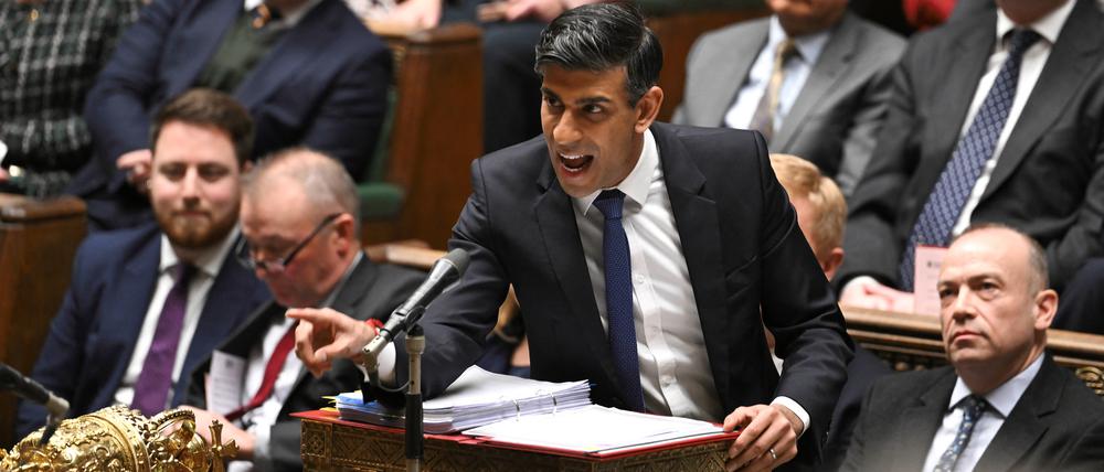 Britischer Premier Rishi Sunak hat sein Gesetz gegen parteiinterne Widerstände durchgesetzt.