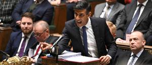 Britischer Premier Rishi Sunak hat sein Gesetz gegen parteiinterne Widerstände durchgesetzt. 