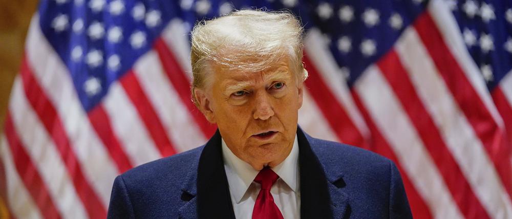 Der Richter im zweiten Verleumdungsprozess gegen Donald Trump in New York hat dem Ex-Präsidenten wegen zahlreicher Störungen mit dem Ausschluss aus dem Gerichtssaal gedroht.