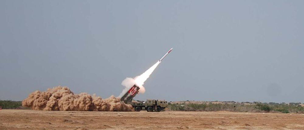 Aufnahme des Starts einer pakistanischen Boden-Boden-Rakete bei einer Übung.