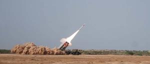 Aufnahme des Starts einer pakistanischen Boden-Boden-Rakete bei einer Übung.