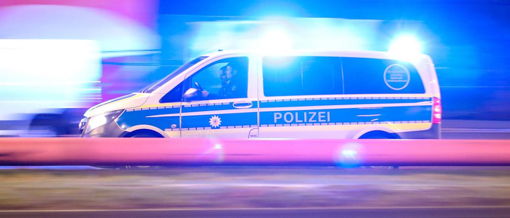 Einsatzfahrzeug der Polizei. (Symbolbild)