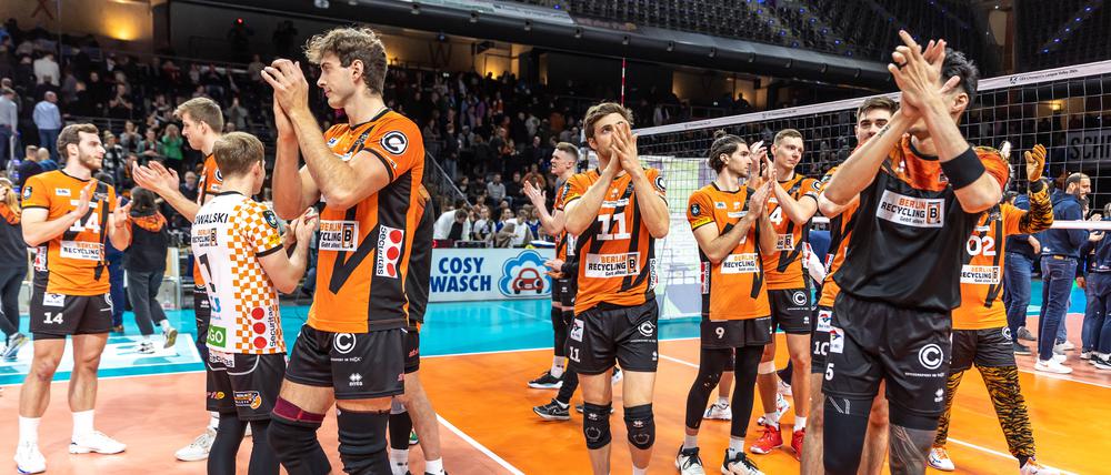 Applaus für ein schweres Spiel gegen die Gäste aus Piacenza, die zu den besten Teams der Welt gehören. 
