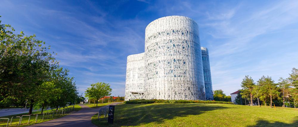 Der Bibliotheksbau gehört zur BTU Cottbus.