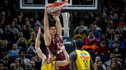 Münchens junger Center Danko Brankovic bereitete Alba enorme Probleme. 