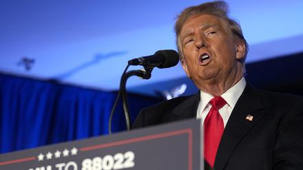 Donald Trump spricht bei einer Wahlkampfveranstaltung in Portsmouth, New Hampshire.