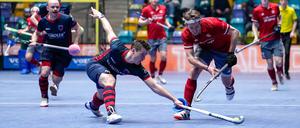 In der vorigen Saison verlor der BHC (li. Marius Gemmel gegen Niklas Bruns) im Halbfinale knapp gegen den Club an der Alster.