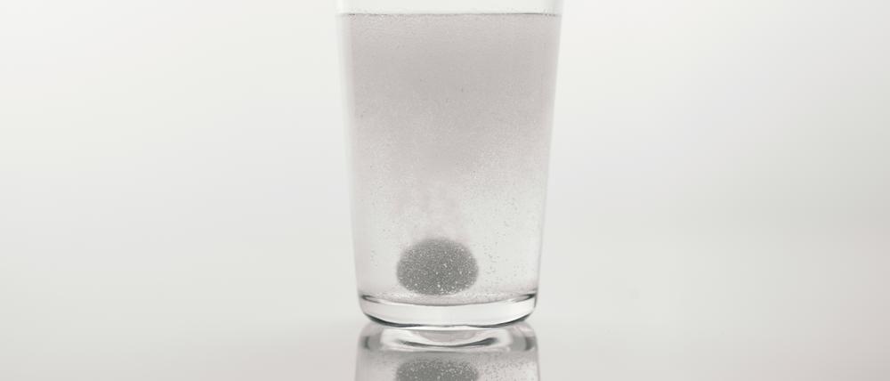 Brausetabletten werden als Supplemente oder Arzneimittel gerne gekauft. Eine Studie, in der 72 Produkte untersucht wurden, zeigt den geringen gesundheitlichen Nutzen auf.