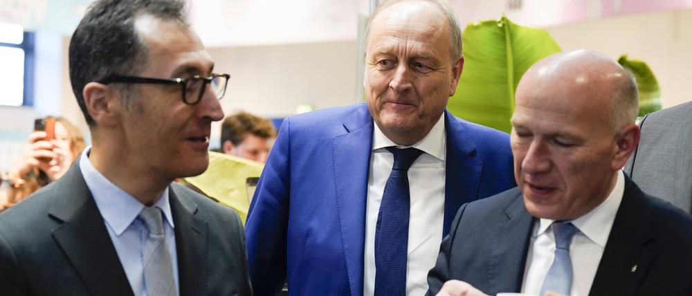 Agrarminister Özdemir, Bauernpräsident Rukwied und der Regierende Bürgermeister Wegner (v.l.n.r.) am Freitag auf der Grünen Woche.