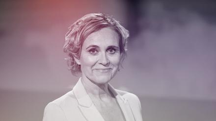 Moderatorin Caren Miosga im Studio.