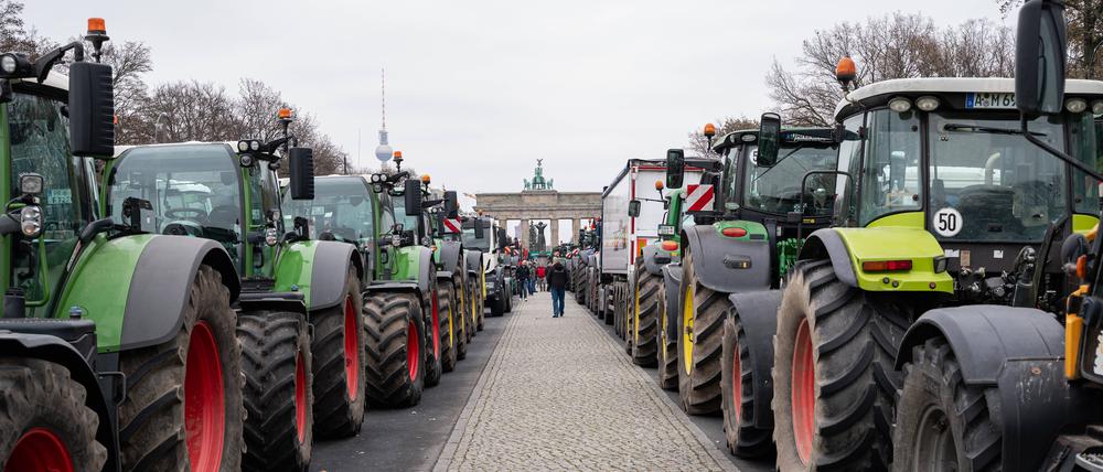 Traktoren vor dem Brandenburger Tor.
