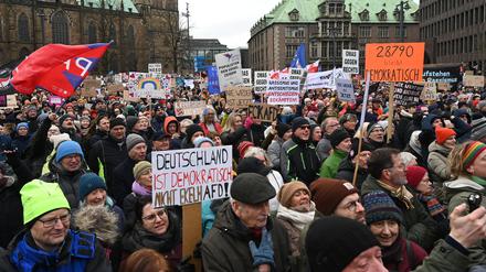 Auch in Bremen versammelten sich Tausende, um gegen Rechtsextremismus zu demonstrieren. 
