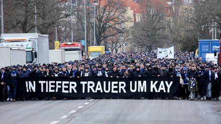 7000 Fans zogen vor dem Spiel gegen Düsseldorf zum Olympiastadion.
