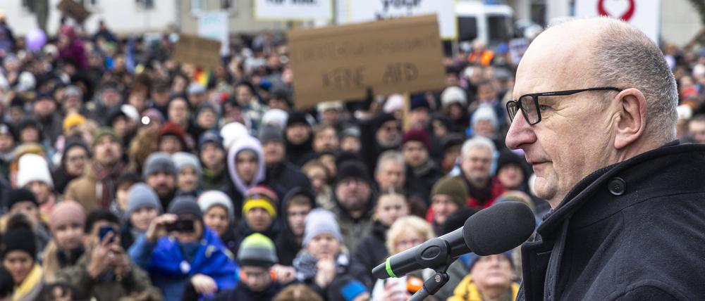 Ministerpräsident Dietmar Woidke auf der Cottbus- Demo gegen rechts.