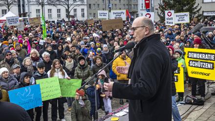 Ministerpräsident Dietmar Woidke auf der Cottbus-Demo gegen Rechts.