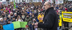 Ministerpräsident Dietmar Woidke auf der Cottbus-Demo gegen Rechts.