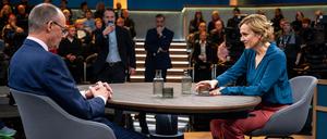 Erst mal zu zweit: Talkmasterin Caren Miosga im Gespräch mit dem CDU-Bundesvorsitzenden Friedrich Merz. 