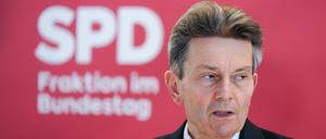 Rolf Mützenich, Bundestagsfraktionschef der SPD, bei einer Fraktionssitzung SPD-Bundestagsfraktion. 