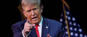 Eine Anhörung im Verleumdungsprozess gegen Trump verschiebt sich. 