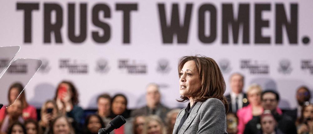 TOPSHOT - US Vice President Kamala Harris speaks at her Fight for Reproductive Freedoms Tour at the International Union of Painters and Allied Trades District Council 7 in Big Bend, Wisconsin, on January 22, 2024. Vice President Kamala Harris is traveling to Wisconsin on Monday to kick off her nationwide “Fight for Reproductive Freedoms” tour to demand federal lawmakers to restore Roe v. Wade. (Photo by Tannen MAURY / AFP)