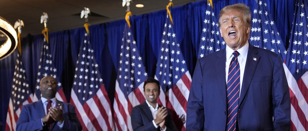 Donald Trump, Bewerber um die Präsidentschaftskandidatur der Republikaner und ehemaliger Präsident der USA, bei der Vorwahl-Part in New Hampshire.