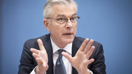 Prof. Martin Werding wärend der Bundespressekonferenz zur Vorstellung des Jahresgutachtens des Sachverständigenrates zur Begutachtung der gesamtwirtschaftlichen Entwicklung.