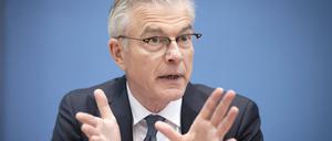 Prof. Martin Werding wärend der Bundespressekonferenz zur Vorstellung des Jahresgutachtens des Sachverständigenrates zur Begutachtung der gesamtwirtschaftlichen Entwicklung.