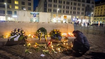  Am 13. und 14. Februar 1945 wurde Dresden bei drei Bomberangriffen der Alliierten stark zerstört. Alljährlich gedenken die Dresdner mit verschiedenen Veranstaltungen daran.