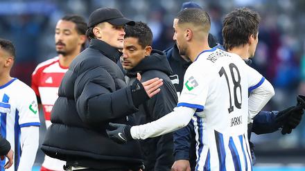 Wieder aufgetaucht. Beim Spiel gegen Düsseldorf zeigte sich Fabian Reese (links) erstmals wieder in der Öffentlichkeit.