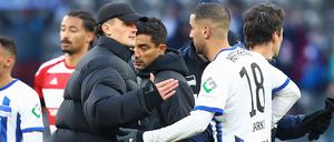Wieder aufgetaucht. Beim Spiel gegen Düsseldorf zeigte sich Fabian Reese (links) erstmals wieder in der Öffentlichkeit.