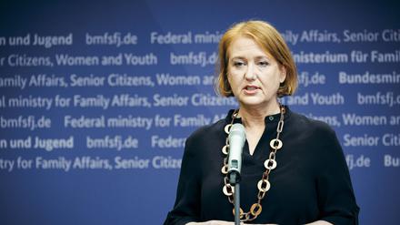 Familienministerin Lisa Paus beim Pressestatement zum Thema Gehsteigbelästigung