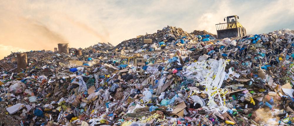 Auch in altem Kunststoff steckt eine Menge ungenutzter Energie. Forscher arbeiten an Verfahren, um aus Plastikmüll Wasserstoff zu gewinnen.