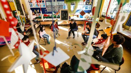 Erzieher an Schulen haben vielfältige Aufgaben und fordern Zeit für Vor- und Nachbereitung.
