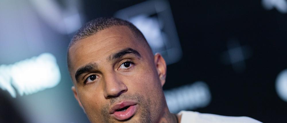 Kevin-Prince Boateng sieht nicht nur Deutschland auf einem gefährlichen Weg.