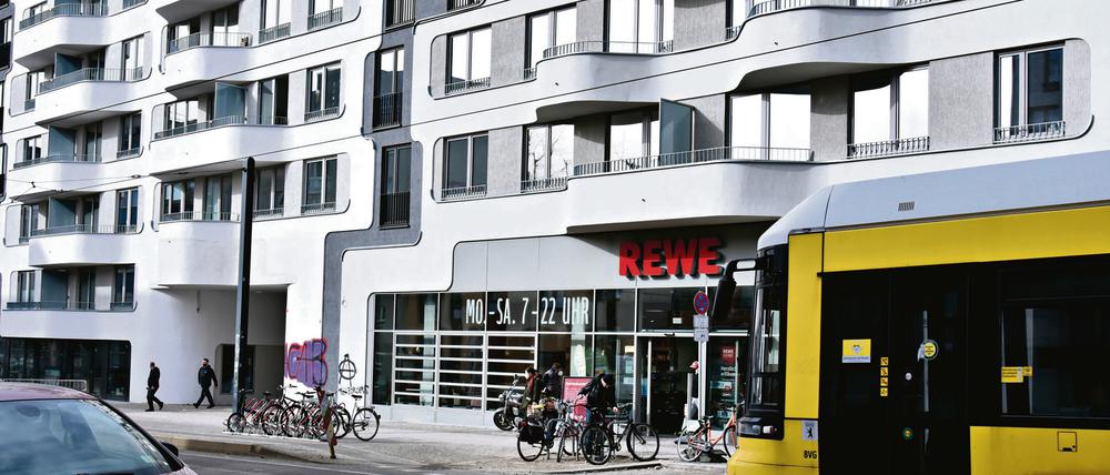 Unten einkaufen, oben wohnen: In Prenzlauer Berg wurden ähnliche Projekte bereits umgesetzt.