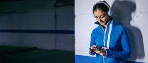 Trainieren und dabei die Aldi-App nutzen, Daten teilen und Fitnessprodukte kaufen: Das ist das Kalkül des Discounters hinter dem günstigen Angebot.