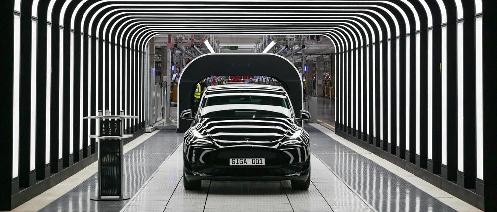 Das Model Y in der deutschen Teslafabrik „Gigafactory“ in Grünheide.