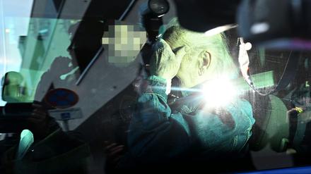 Josef Fritzl wird zu seiner Anhörung bezüglich einer Verlegung vom Maßnahmen- in den Normalvollzug am Landesgericht in Krems gebracht. 