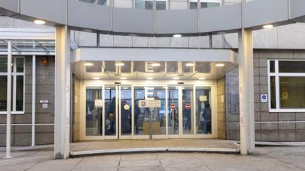 Ein 15-Jähriger aus Berlin ist nach einer Schlägerei bei einem internationalen Fußball-Jugendturnier in Frankfurt am Main im vergangenen Jahr gestorben - nun beginnt der Prozess gegen den mutmaßlichen Angreifer.