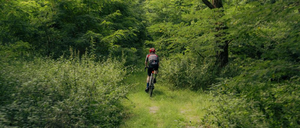 Mitten durchs Grüne: Tagesspiegel-Kolumnist und Fahrrad-Experte Michael Wiedersich auf der Strecke