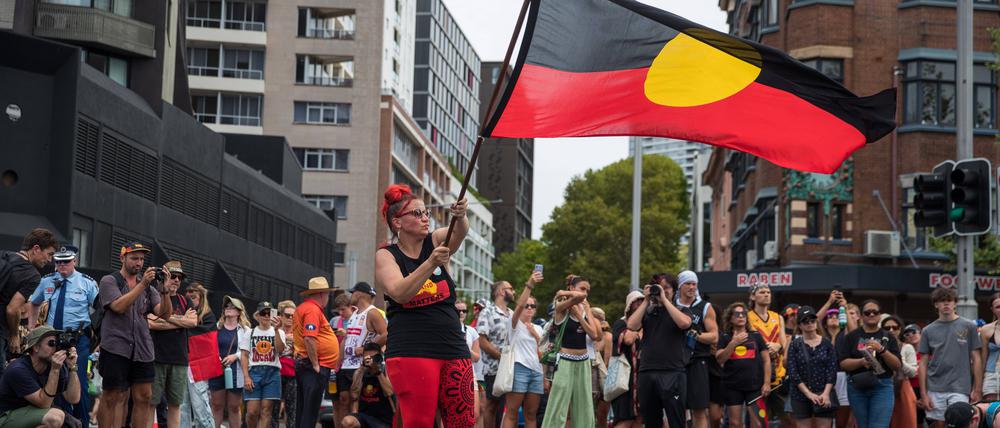 Demonstranten bei einer Kundgebung zur Abschaffung des „Australia Day“ in Sydney. 