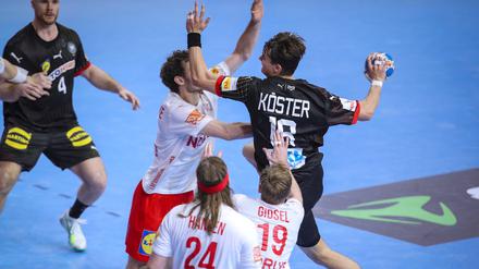 Kein Durchkommen für Julian Köster. Dänemark war einfach zu stark für das DHB-Team.