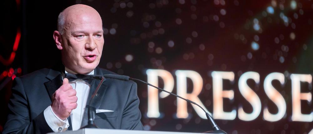 27.01.2024, Berlin: Kai Wegner (CDU), Regierender Bürgermeister von Berlin, spricht beim Berliner Presseball im Hotel «Titanic Chaussee Berlin». Foto: Christoph Soeder/dpa +++ dpa-Bildfunk +++